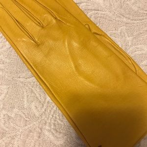 Leather gloves